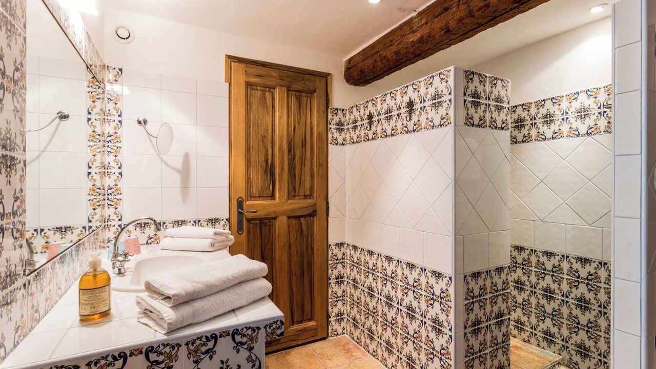 Photo of Bathroom in Maubec