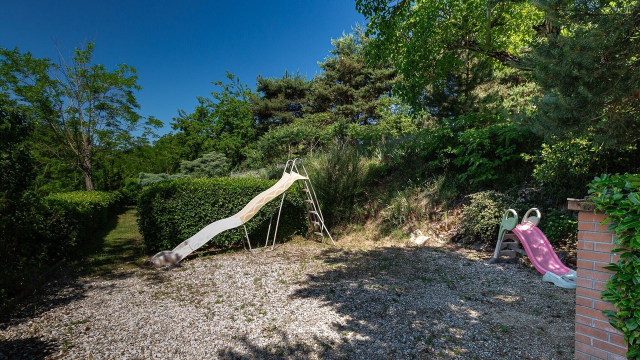 Photo of Others in Colombier-le-Vieux