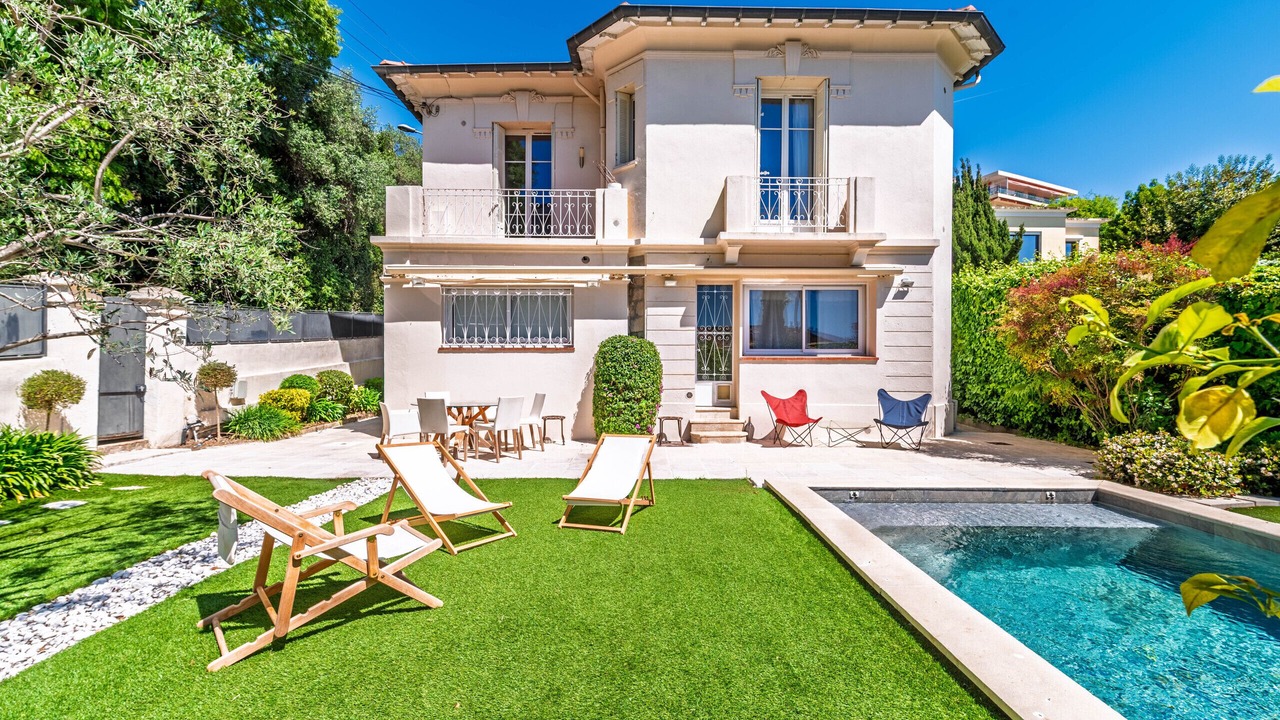 Photo of Outdoor in California - Pezou
