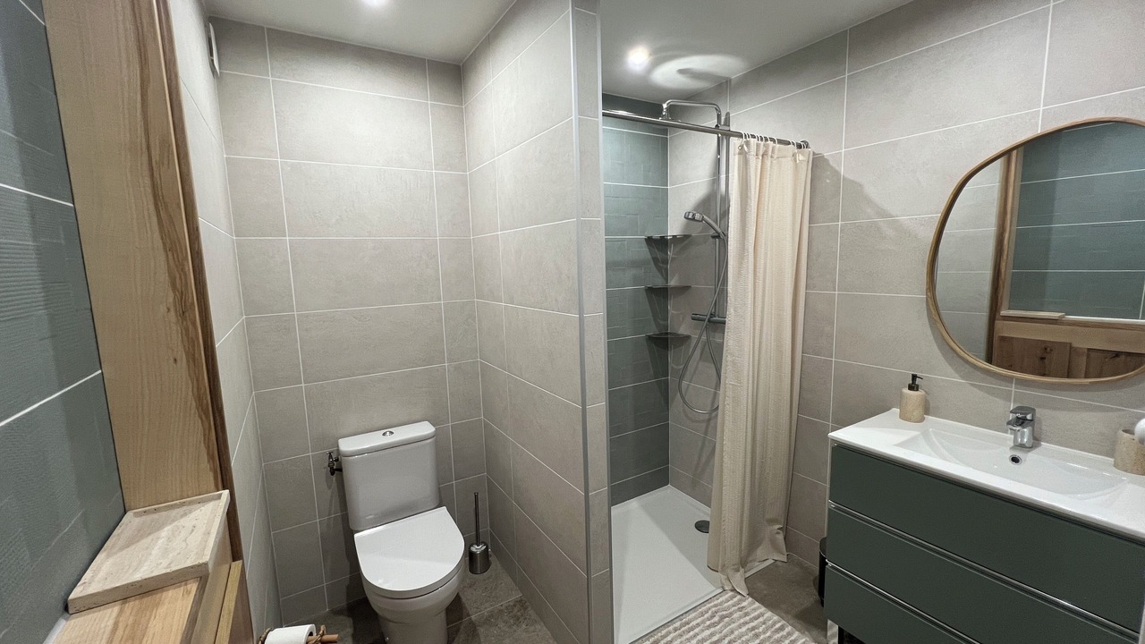Photo of Bathroom in Le Glaizil