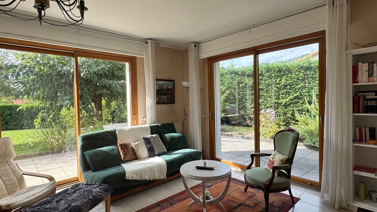 Photo of Livingroom in Brison-Saint-Innocent