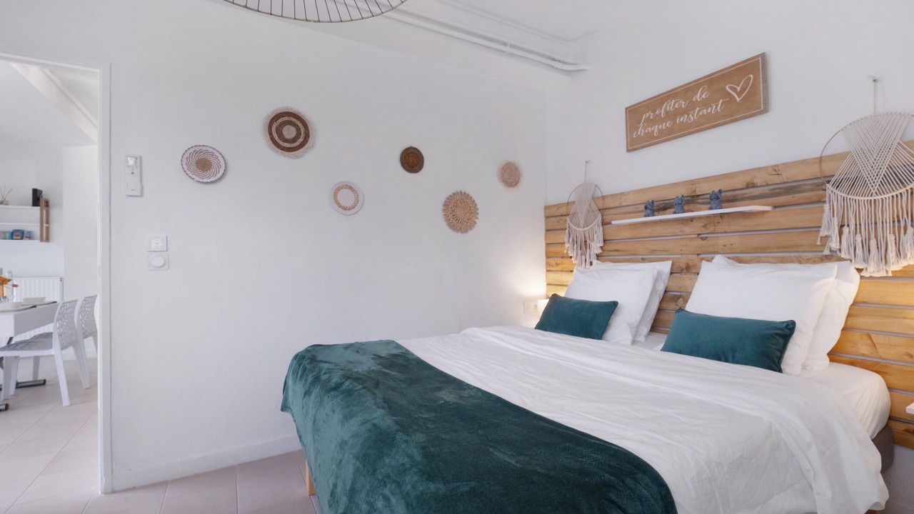 Photo of Bedroom in Mandelieu-la-Napoule Beach