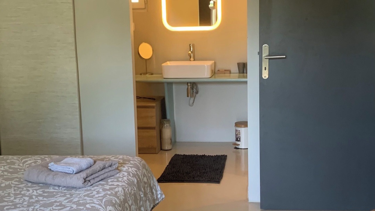 Photo of Bedroom in Sainte-Cecile-les-Vignes