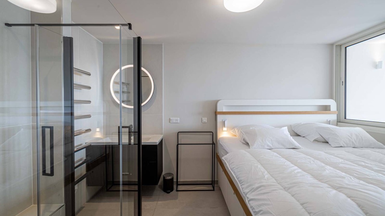 Photo of Bedroom in Mandelieu-la-Napoule Beach