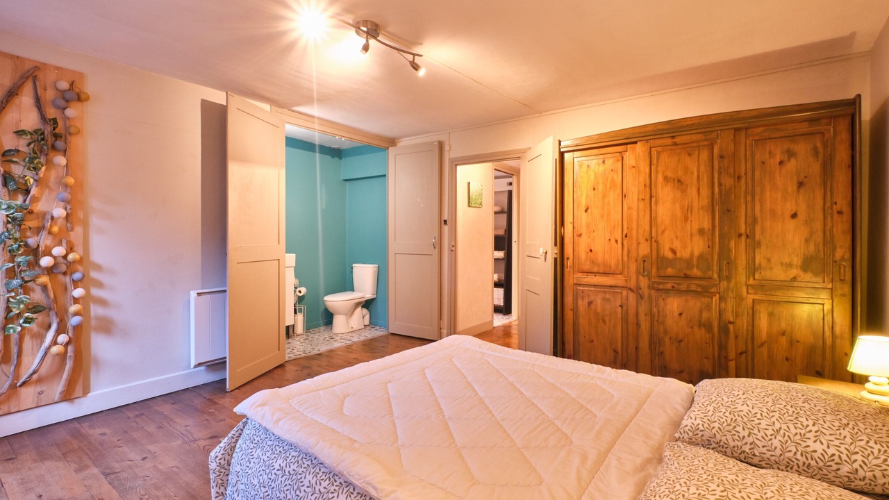 Photo of Bedroom in Mens