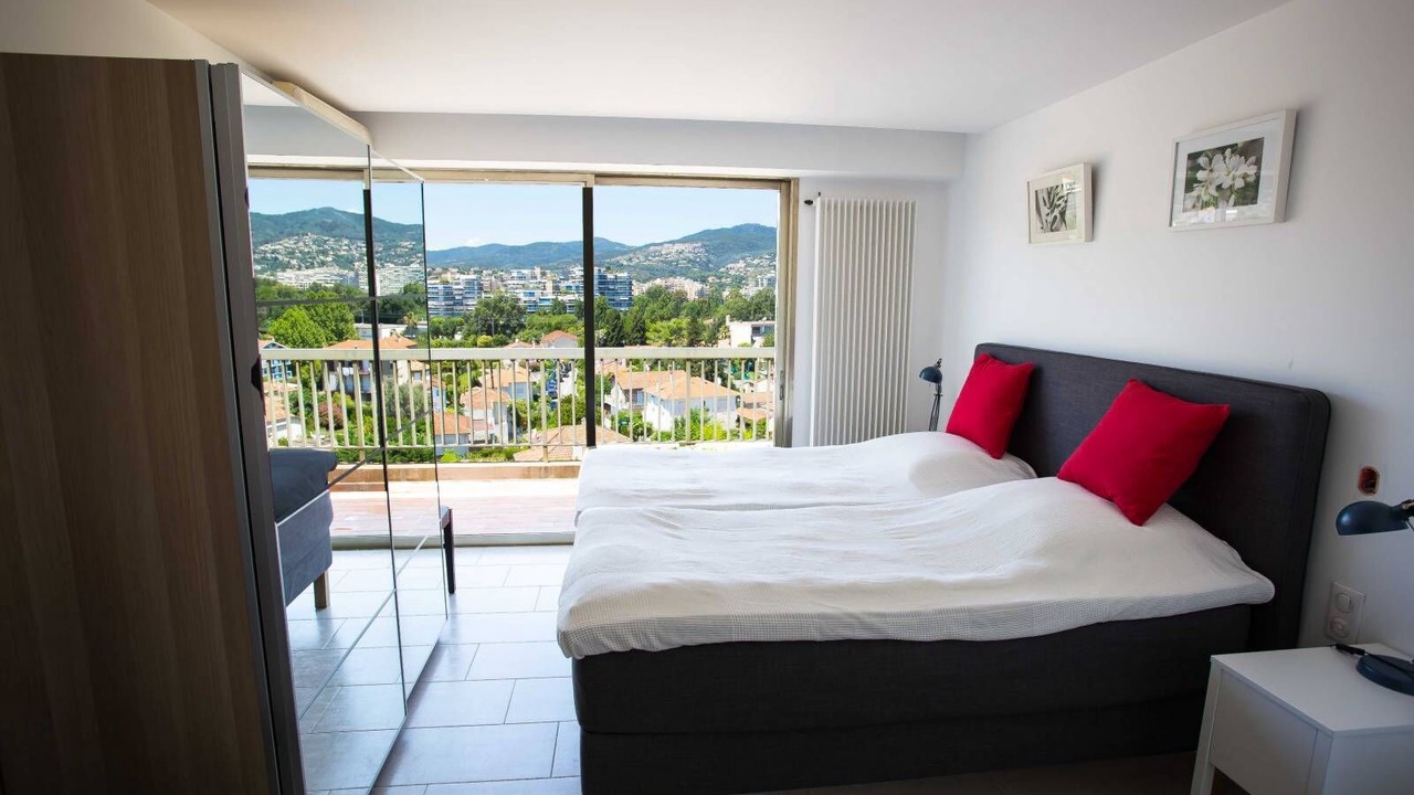 Photo of Bedroom in Mandelieu-la-Napoule Beach