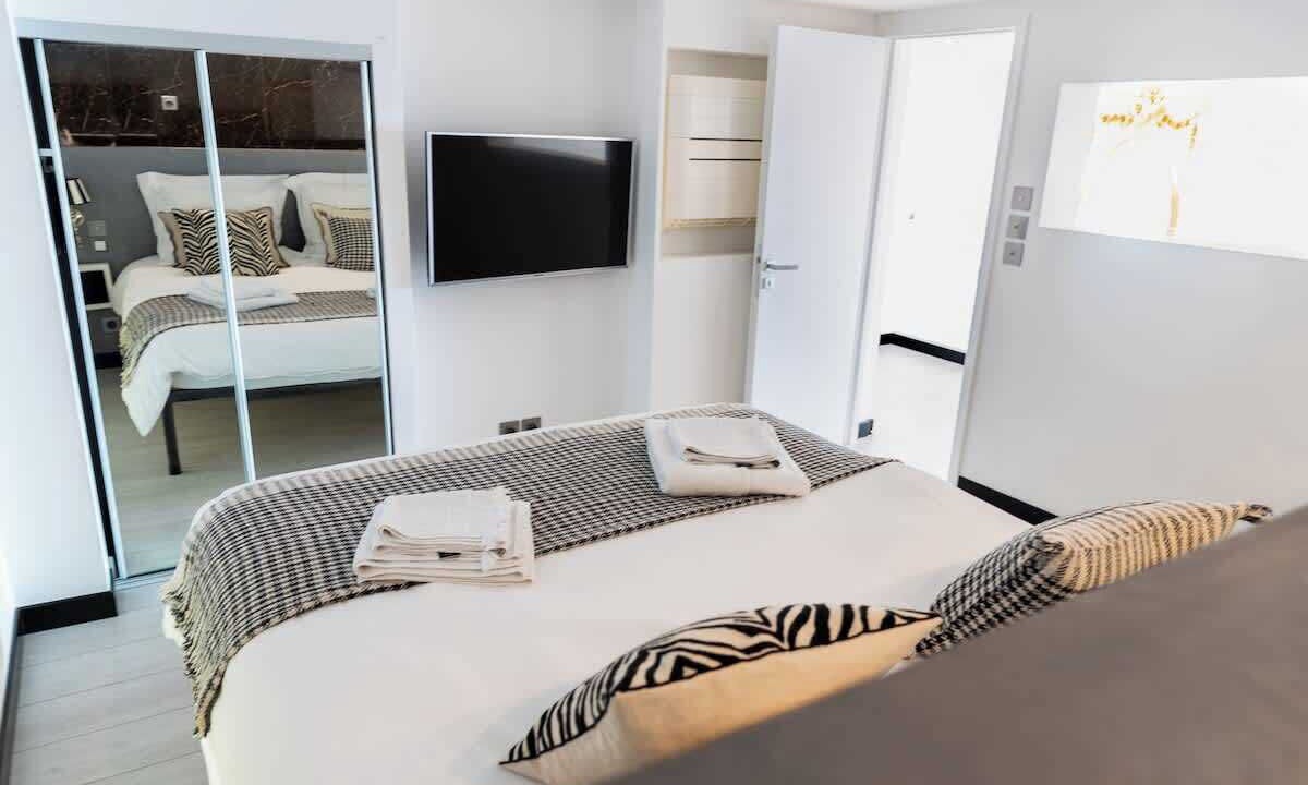 Photo of Bedroom in Beausoleil
