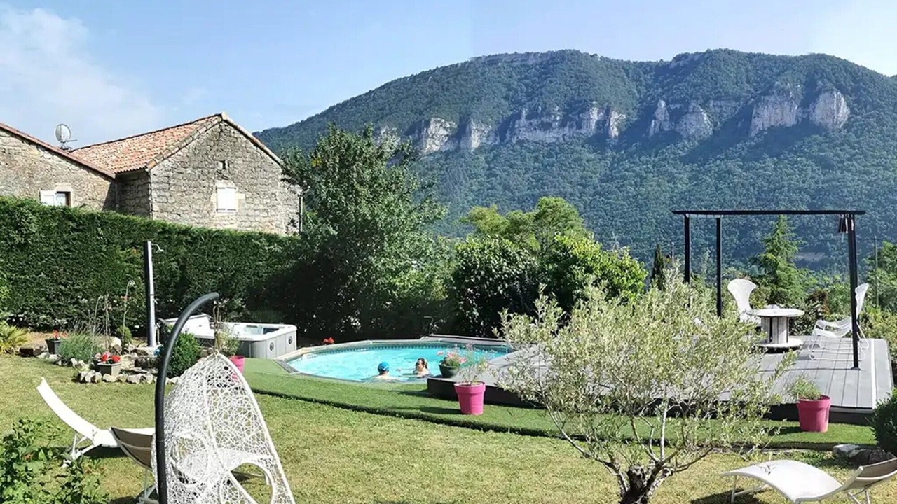 Photo of Outdoor in Mostuejouls