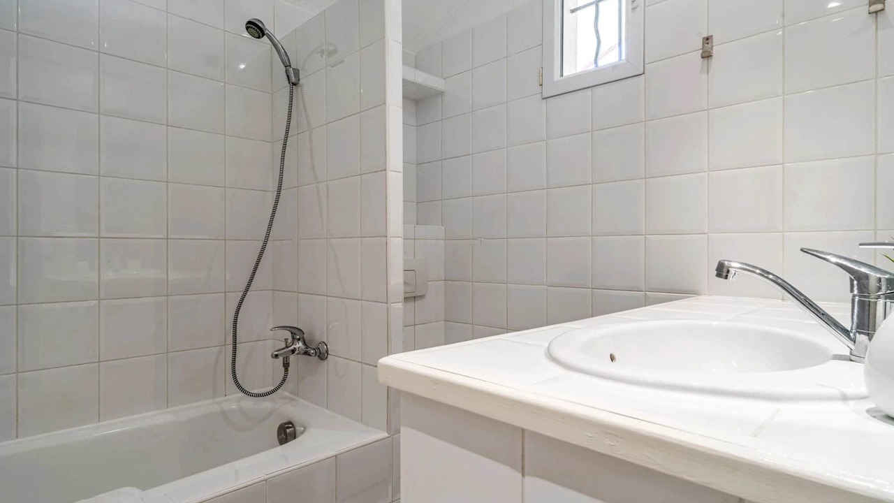 Photo of Bathroom in Cassis