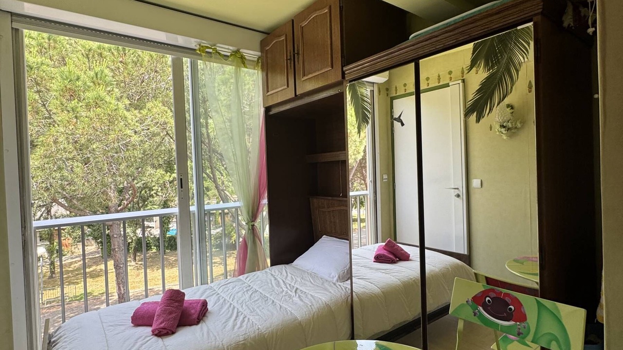 Photo of Bedroom in Mandelieu-la-Napoule Beach