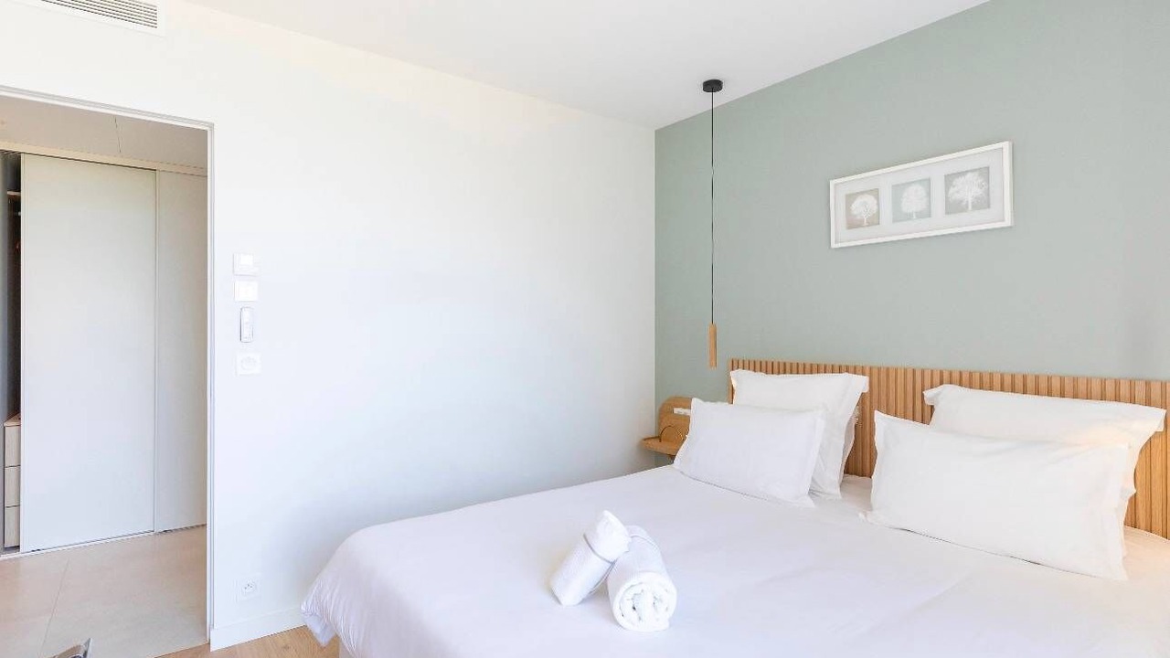 Photo of Bedroom in Mandelieu-la-Napoule Beach