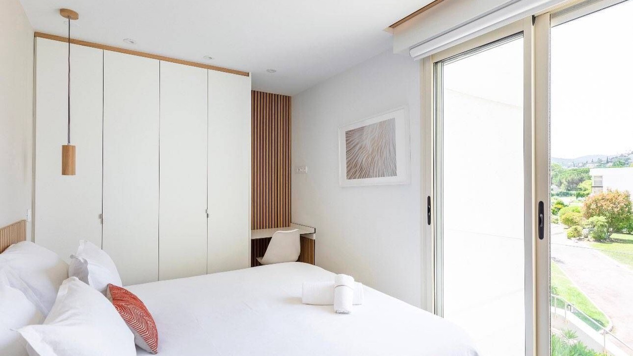 Photo of Bedroom in Mandelieu-la-Napoule Beach