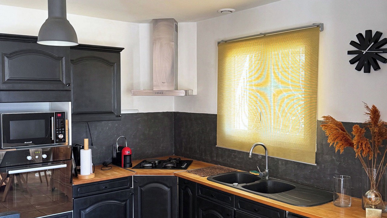 Photo of Kitchen in Meounes-les-Montrieux