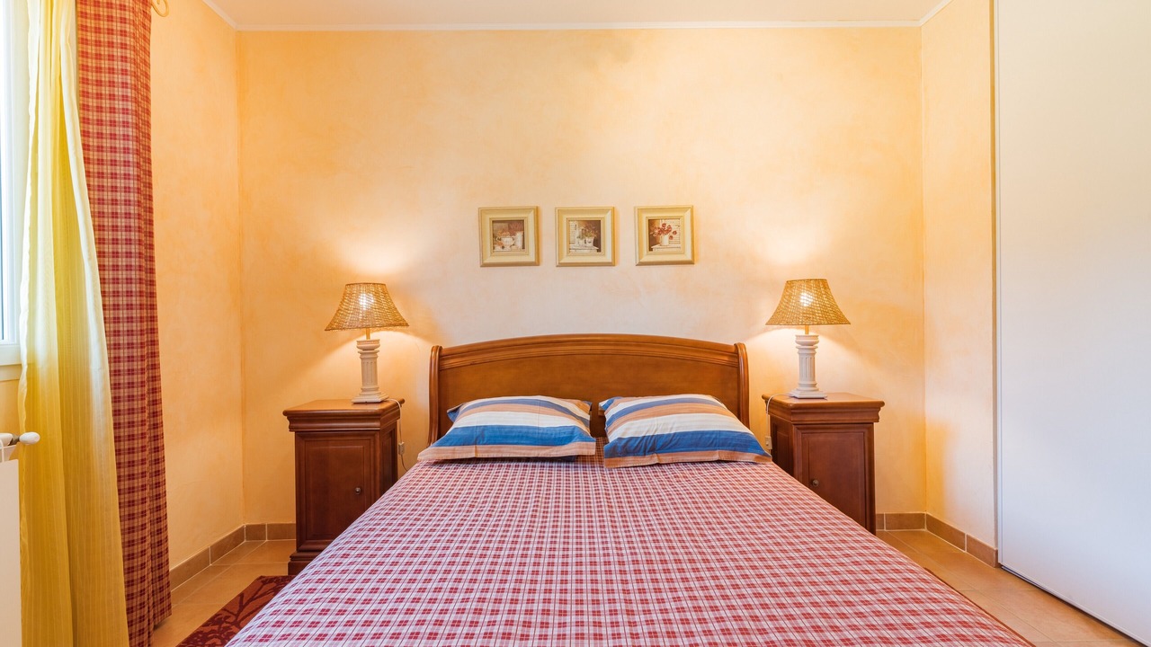 Photo of Bedroom in Cadenet