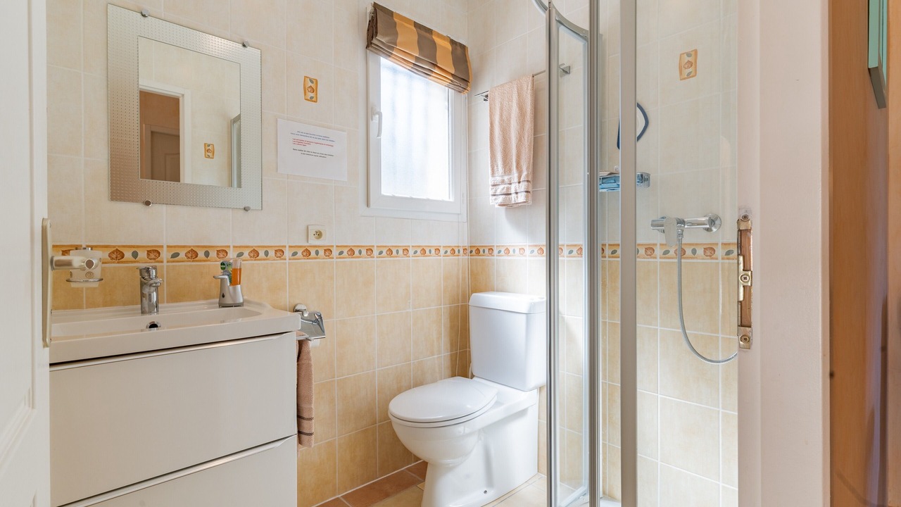 Photo of Bathroom in Cadenet