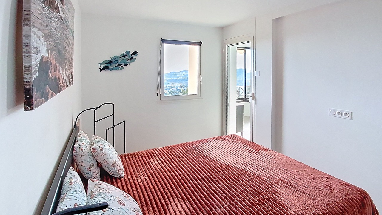 Photo of Bedroom in Mandelieu-La-Napoule