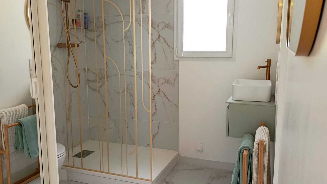 Photo of Bathroom in Velleron