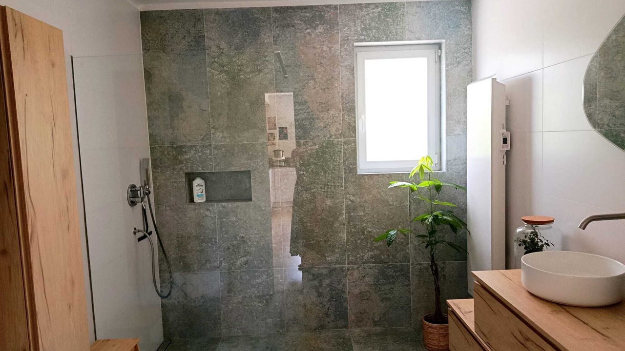 Photo of Bathroom in Velleron