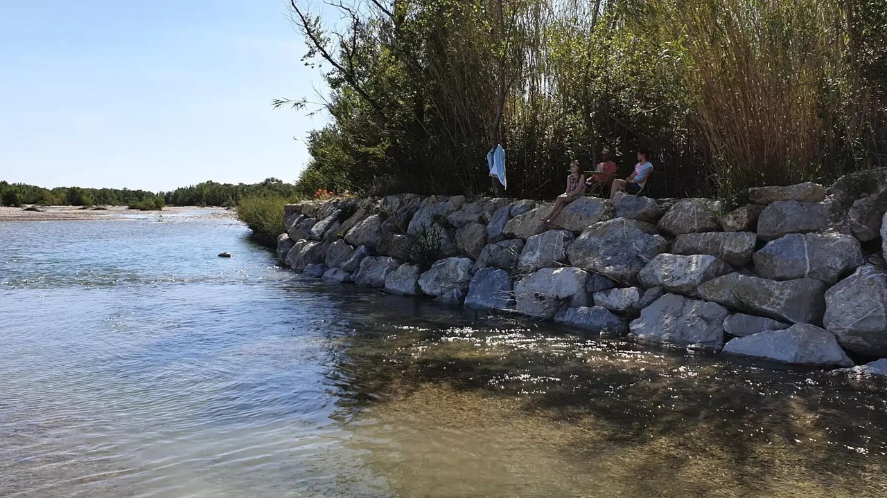 Photo of Others in Tulette