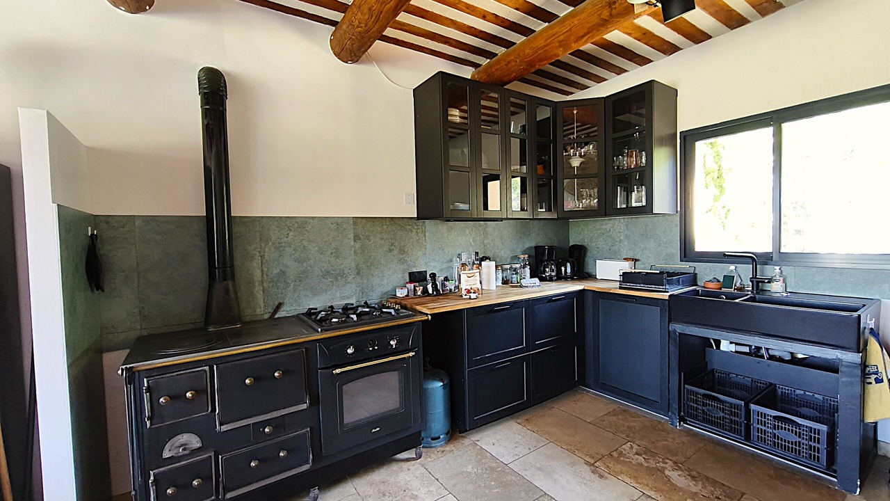 Photo of Kitchen in L'Isle-sur-la-Sorgue