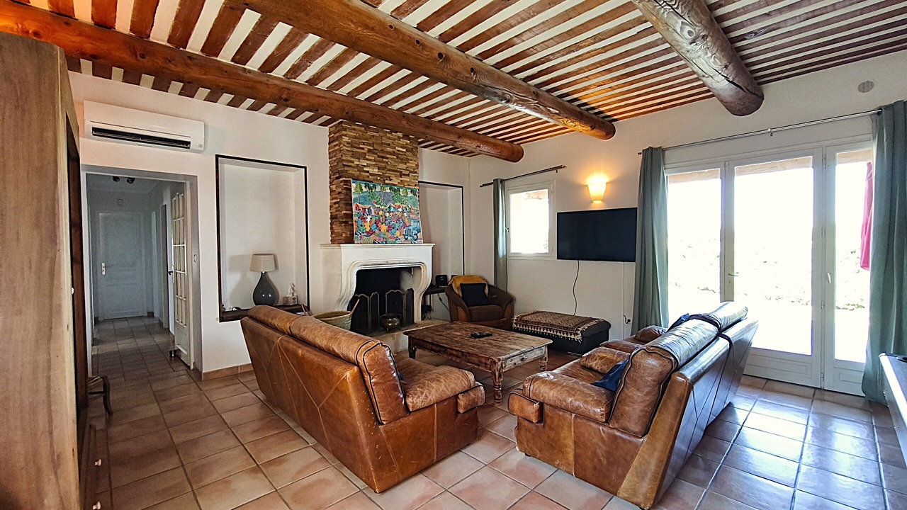 Photo of Livingroom in L'Isle-sur-la-Sorgue