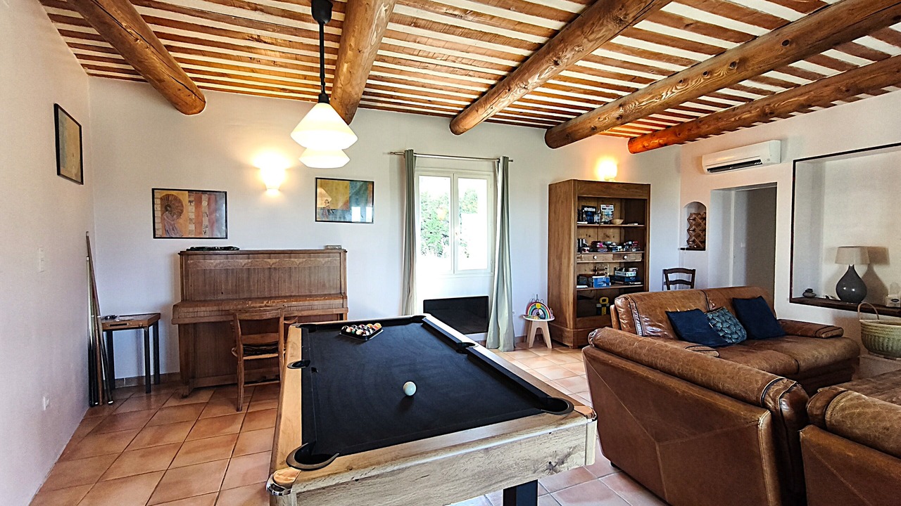 Photo of Bedroom in L'Isle-sur-la-Sorgue