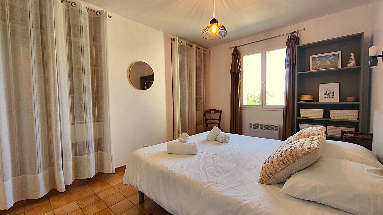 Photo of Bedroom in L'Isle-sur-la-Sorgue