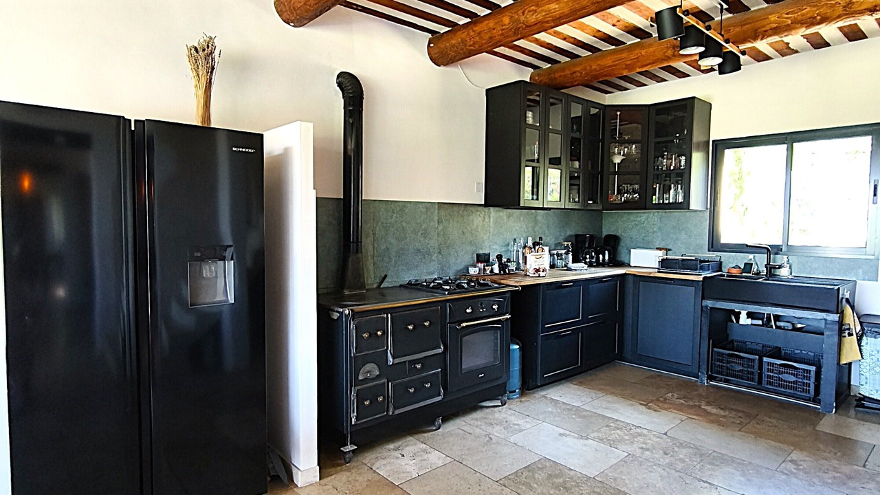 Photo of Kitchen in L'Isle-sur-la-Sorgue