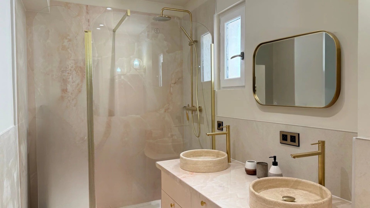Photo of Bathroom in Saint-Tropez City Centre