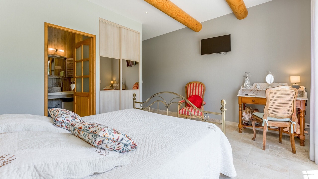 Photo of Bedroom in Orange