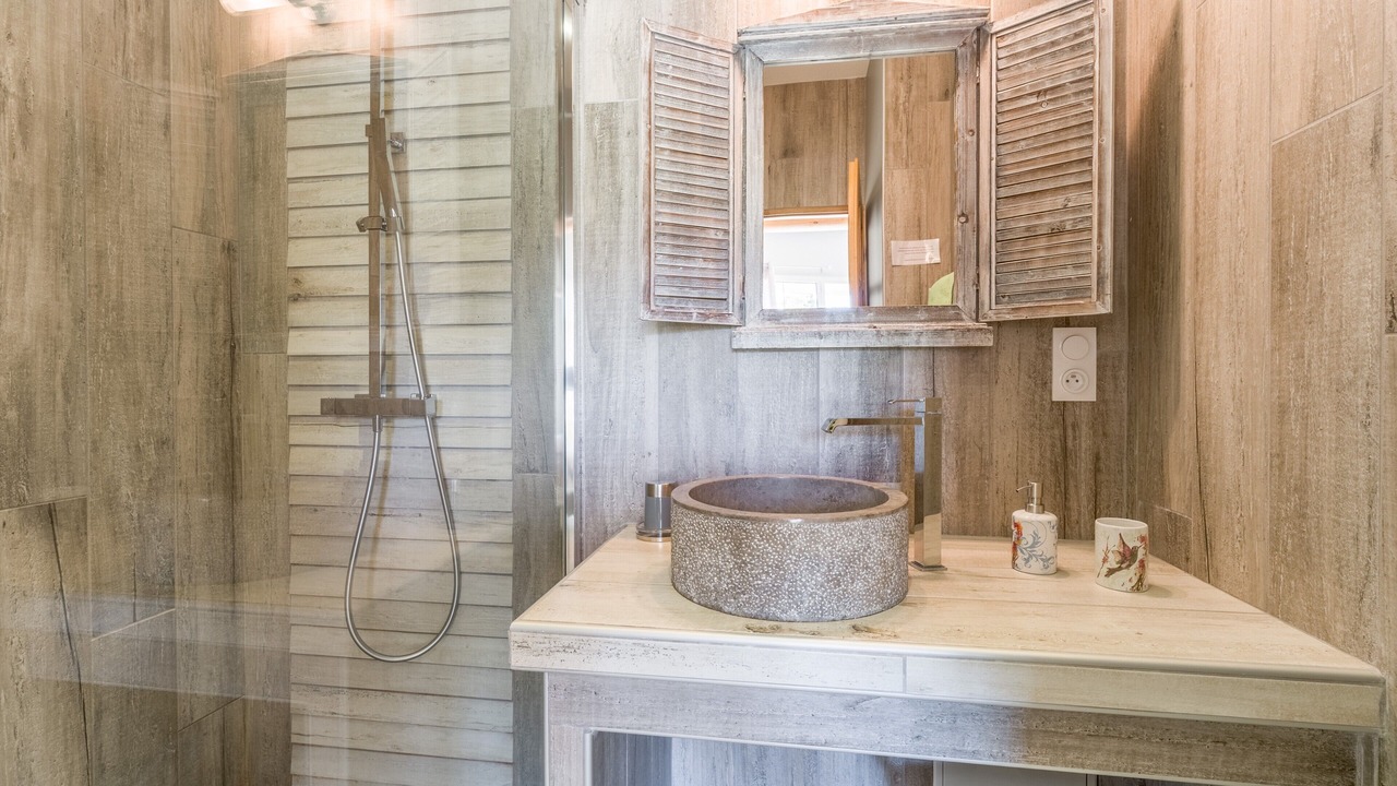 Photo of Bathroom in Orange