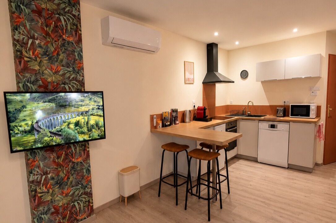 Photo of Kitchen in Saint-Etienne-de-Saint-Geoirs