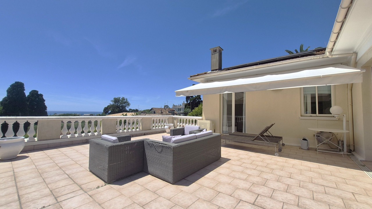 Photo of Patio Balcony in California - Pezou