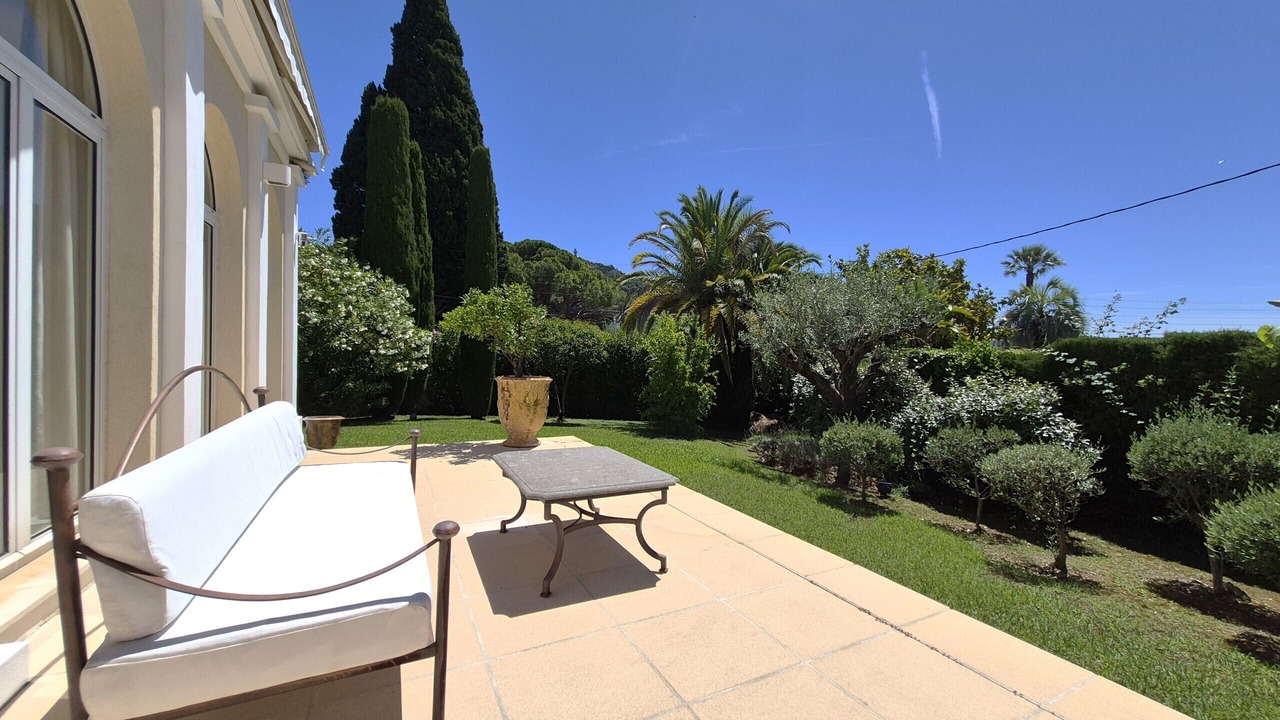 Photo of Patio Balcony in California - Pezou