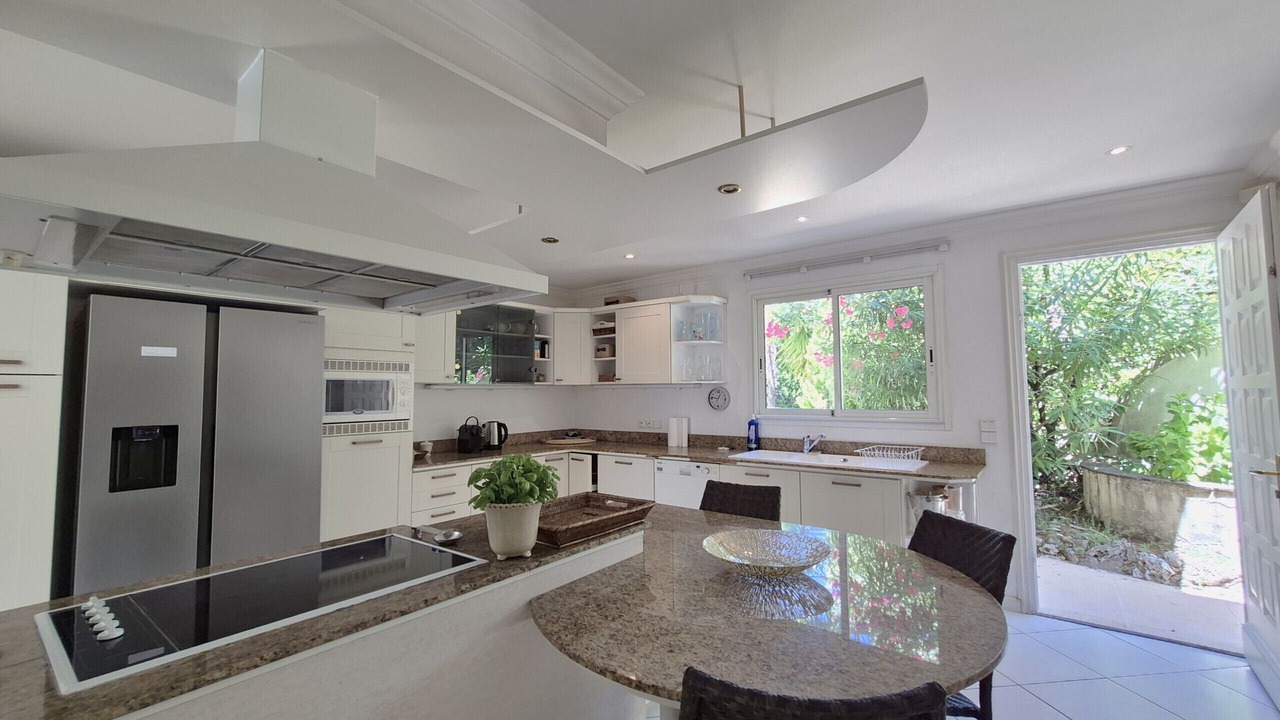 Photo of Kitchen in California - Pezou