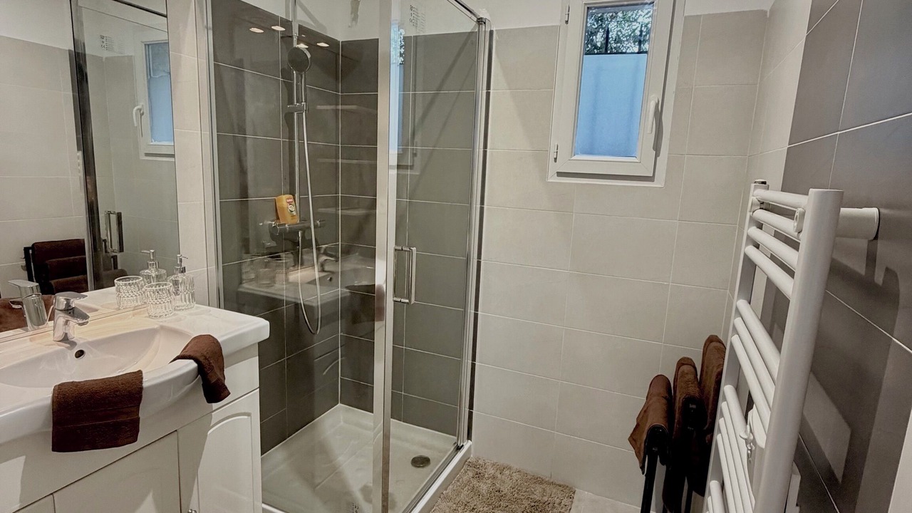 Photo of Bathroom in Six-Fours-les-Plages
