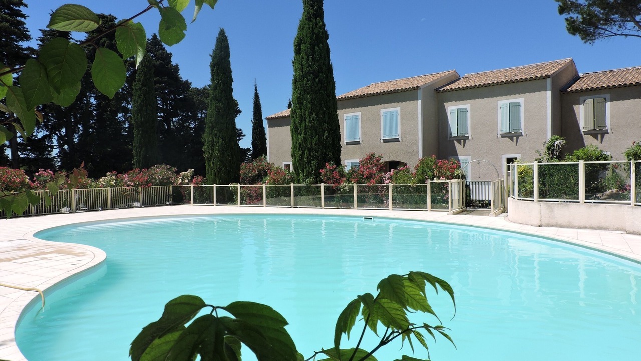 Photo of Outdoor in Sainte-Cecile-les-Vignes