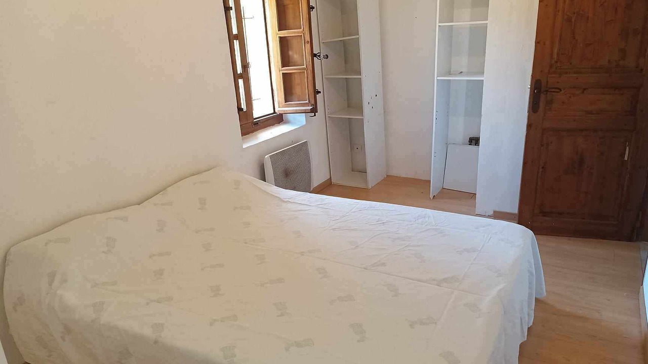 Photo of Bedroom in Lambesc