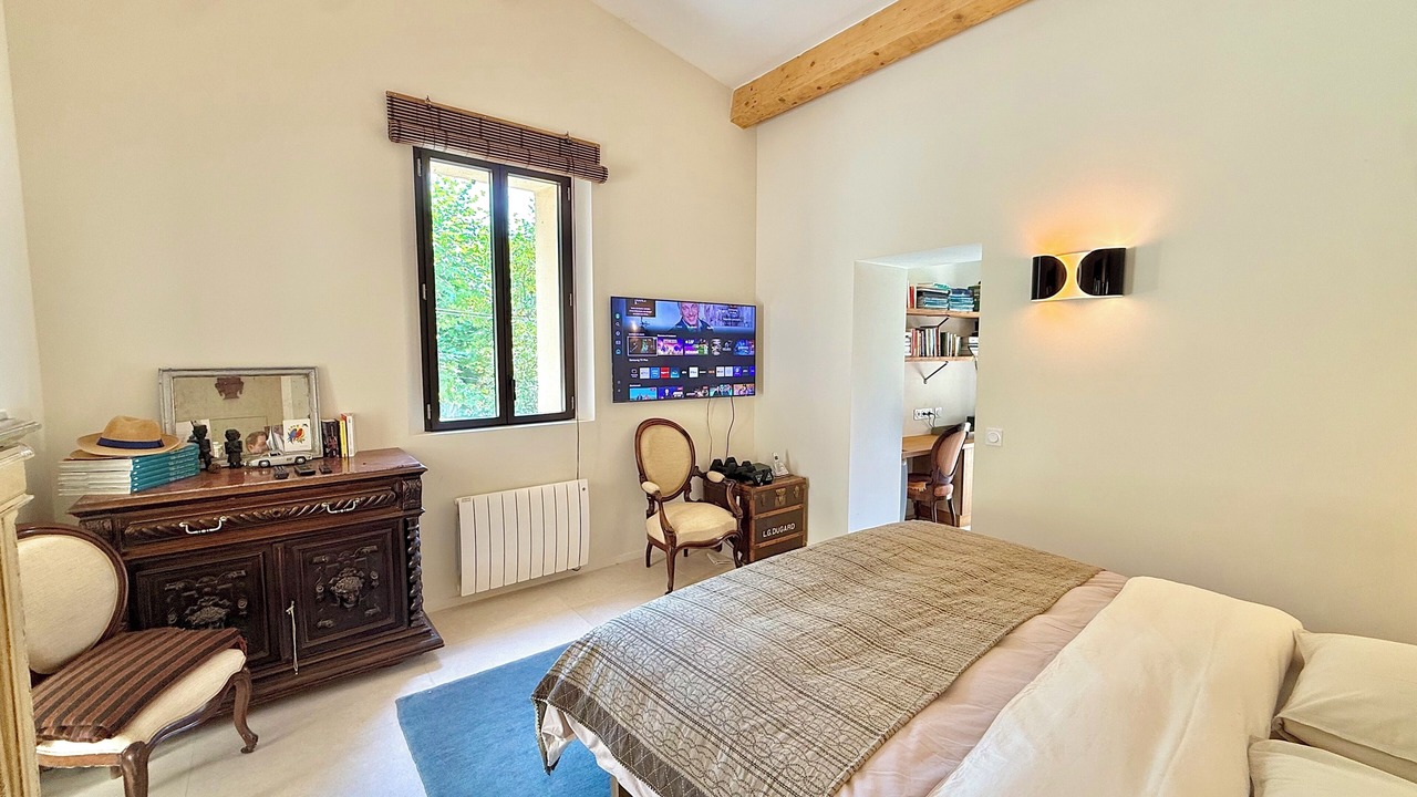 Photo of Bedroom in Saint-Marc-Jaumegarde