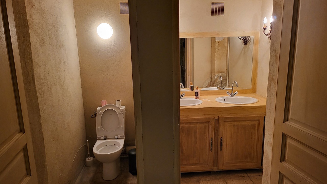 Photo of Bathroom in Arles