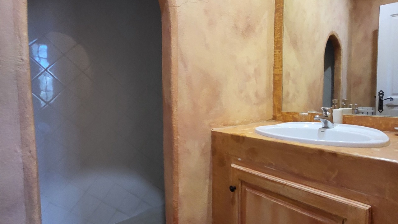 Photo of Bathroom in Arles