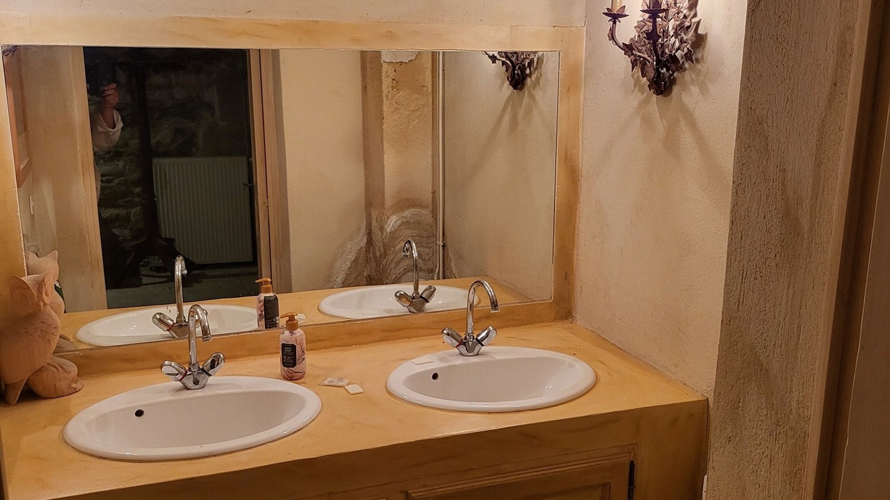 Photo of Bathroom in Arles