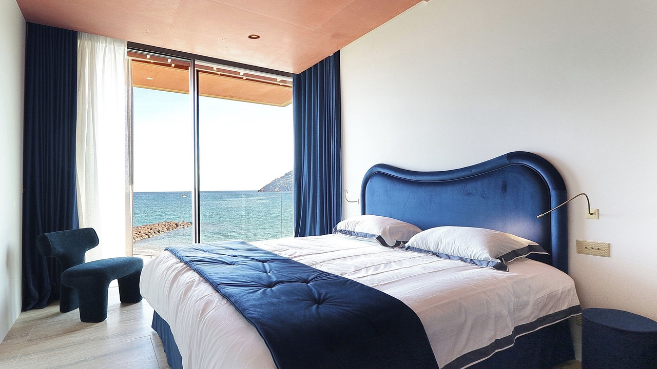 Photo of Bedroom in Mandelieu-la-Napoule Beach