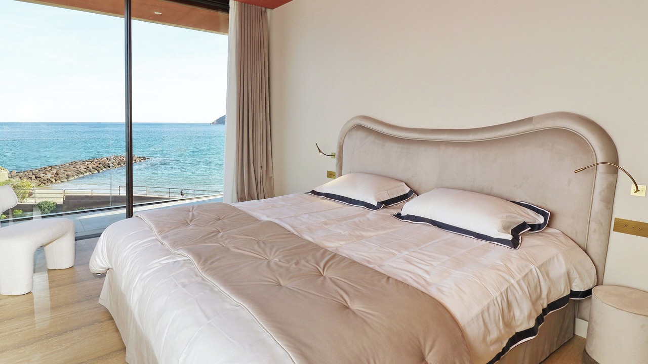 Photo of Bedroom in Mandelieu-la-Napoule Beach