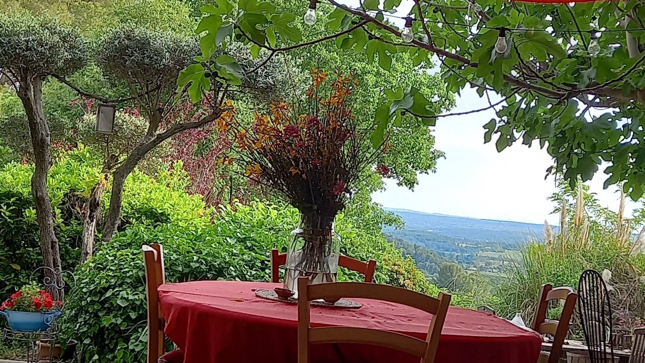 Photo of Outdoor in Eguilles