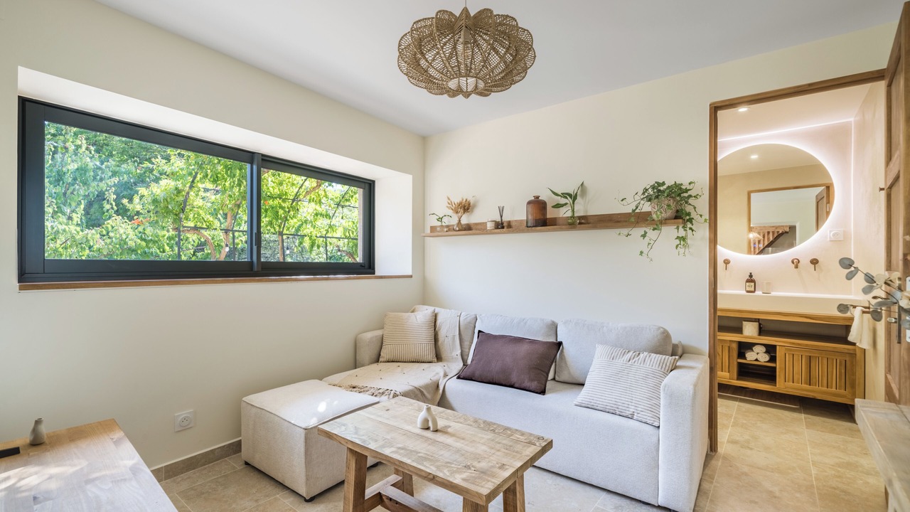 Photo of Livingroom in Saint-Martin-d'Ardeche