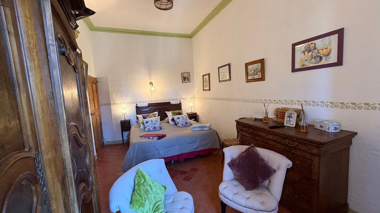 Photo of Bedroom in Violes