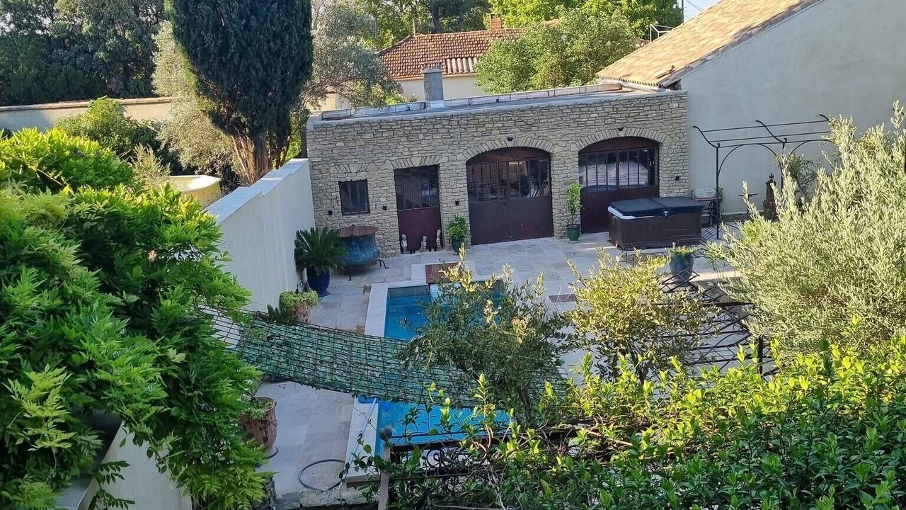 Photo of Outdoor in Violes