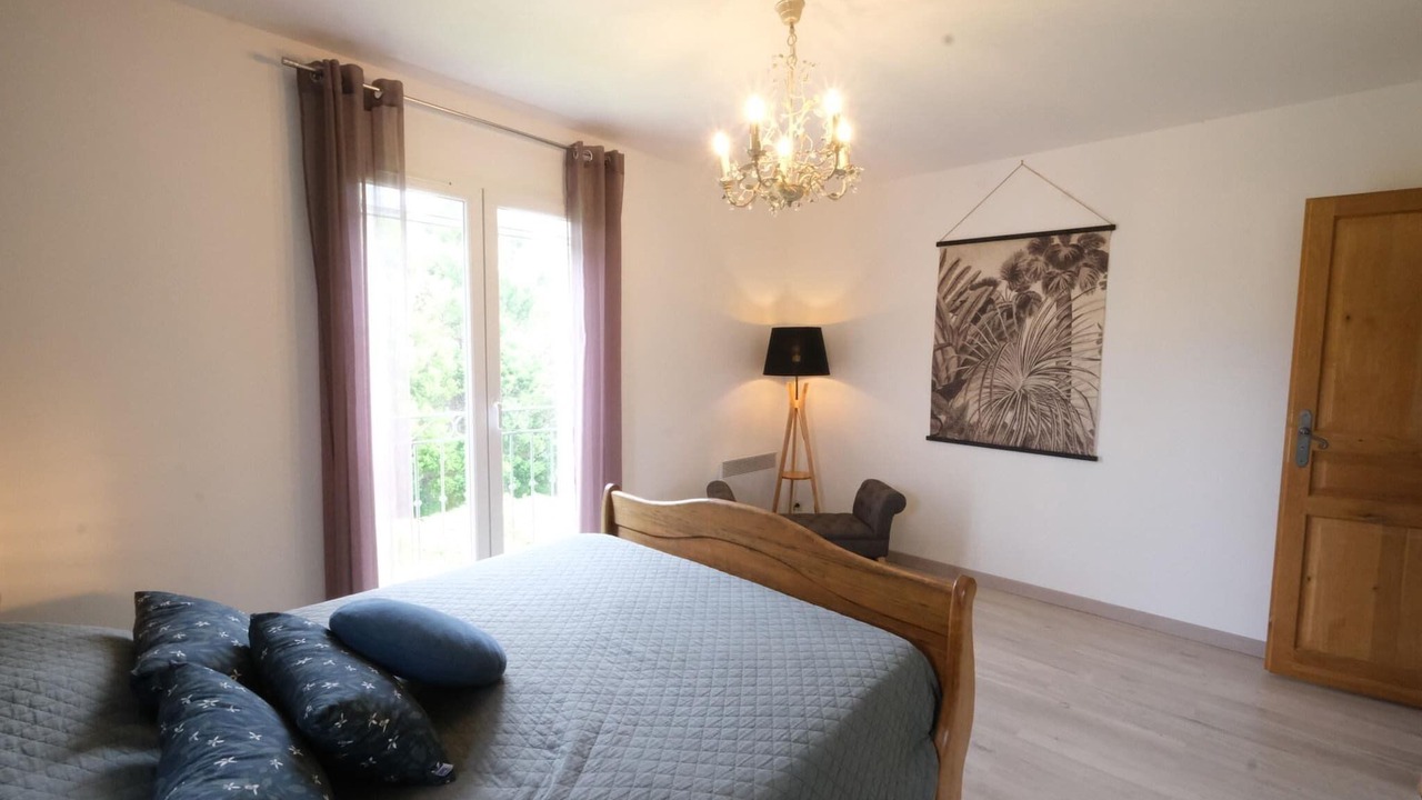 Photo of Bedroom in Bedarrides