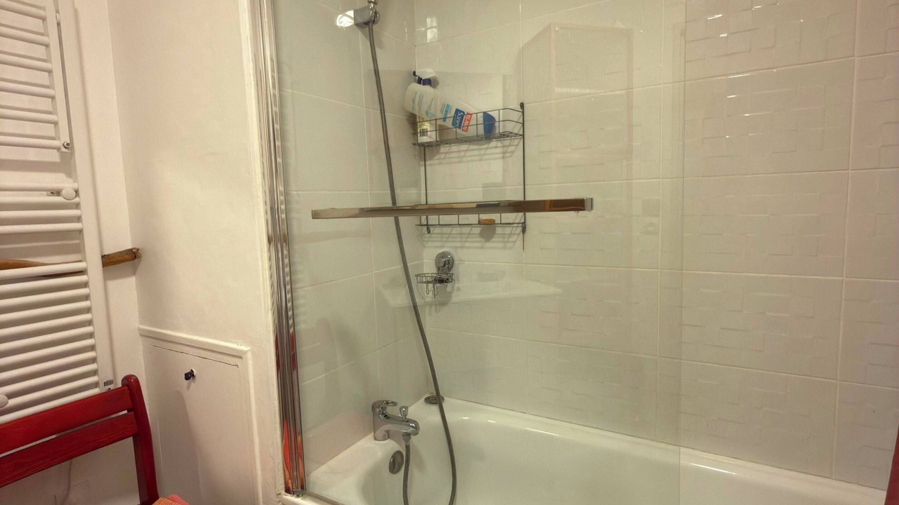 Photo of Bathroom in Beaux Arts-Boutonnet